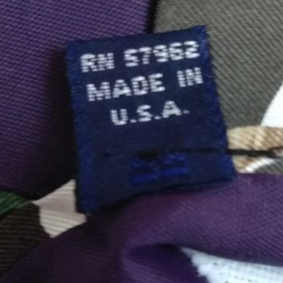 Embassy Square Floral %100 Silk Tie - Picture 6 of 6